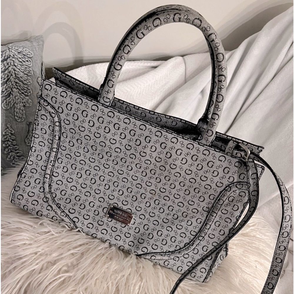 GUESS TOTE